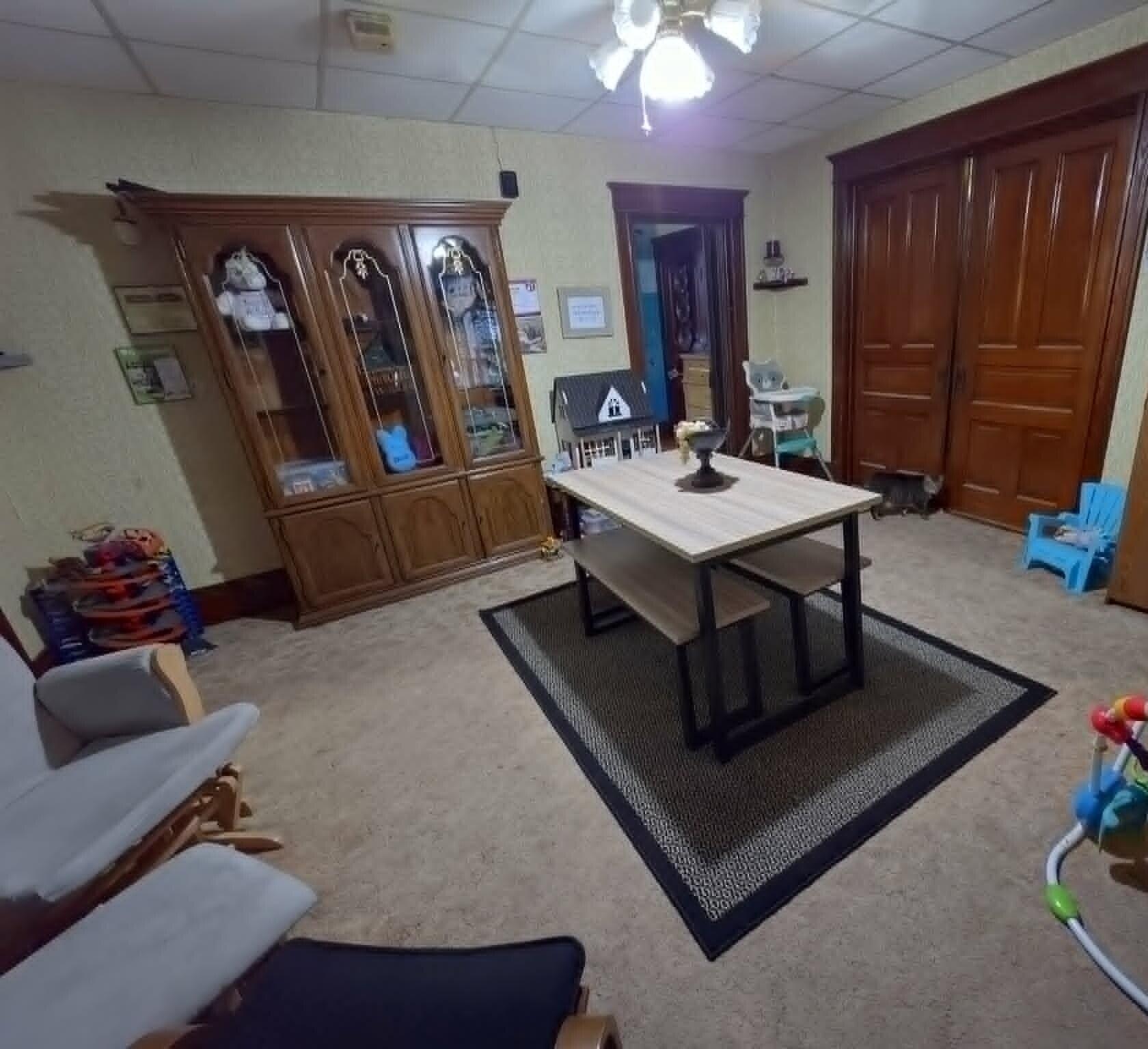 1420 Hawthorne Avenue Two Rivers, WI 54241 - Photo 5 of 34 dinning