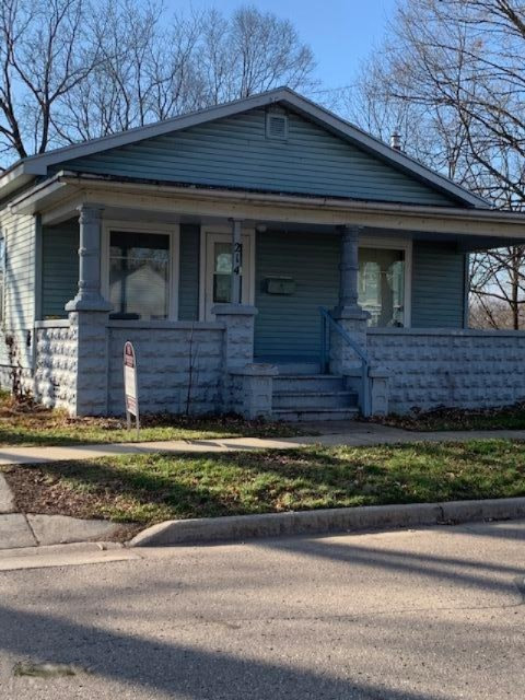 214 Rock River Avenue Three Rivers, MI 49093 - Photo 2 of 9 IMG_6074