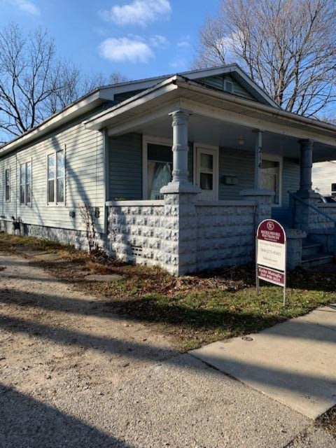 214 Rock River Avenue Three Rivers, MI 49093 - Photo 3 of 9 IMG_6073