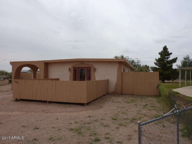 1900 South Mariposa Road Apache Junction, AZ 85119 - Photo 3 of 25 023-582978 Front right