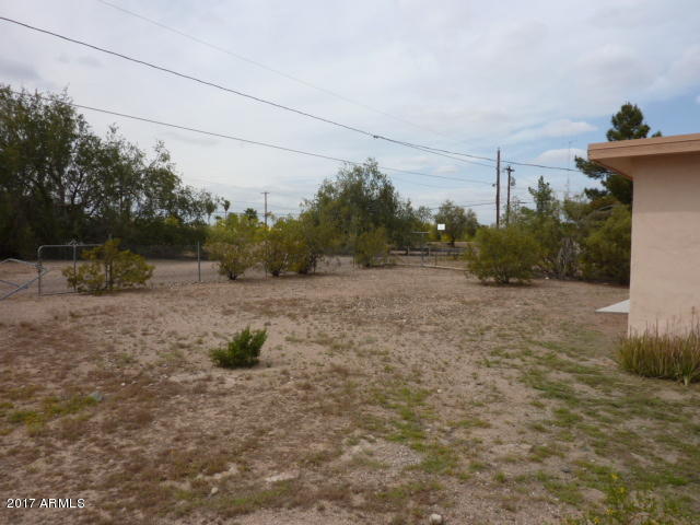 1900 South Mariposa Road Apache Junction, AZ 85119 - Photo 6 of 25 023-582978 Back yard
