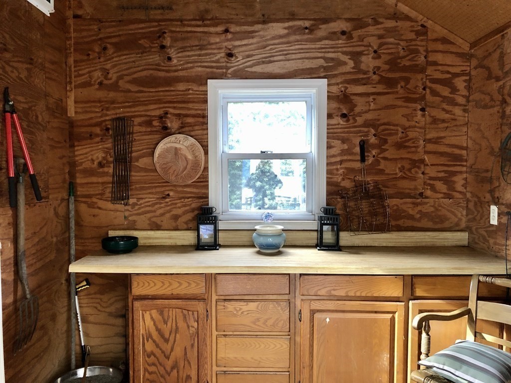 22 Bemis Road Holyoke, MA 01040 - Photo 8 of 40