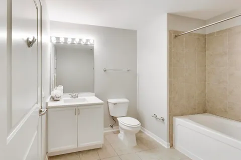$499,500 | 437 West Division Street, Unit 303, Chicago, IL 60610