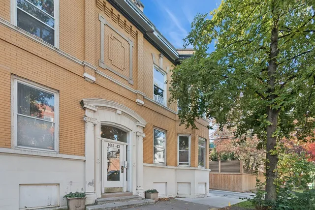 $365,000 | 1443 West Waveland Avenue, Unit 1, Chicago, IL 60613
