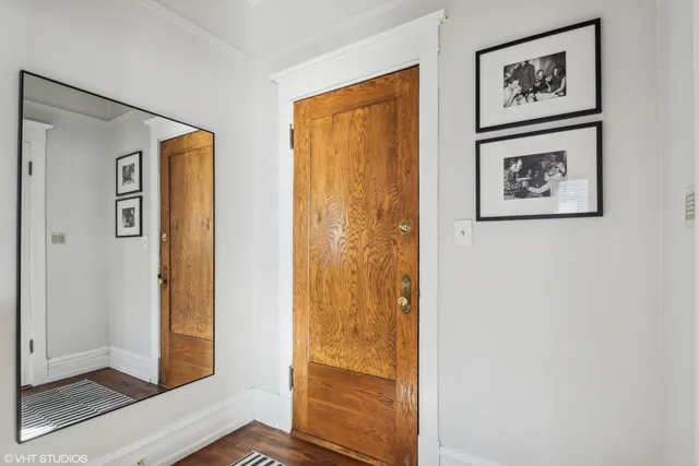 $365,000 | 1443 West Waveland Avenue, Unit 1, Chicago, IL 60613