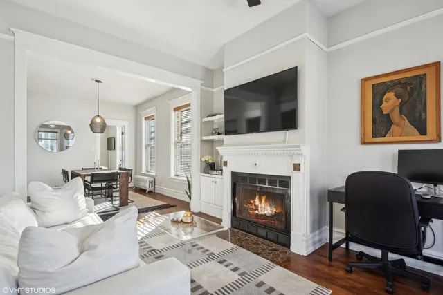 $365,000 | 1443 West Waveland Avenue, Unit 1, Chicago, IL 60613