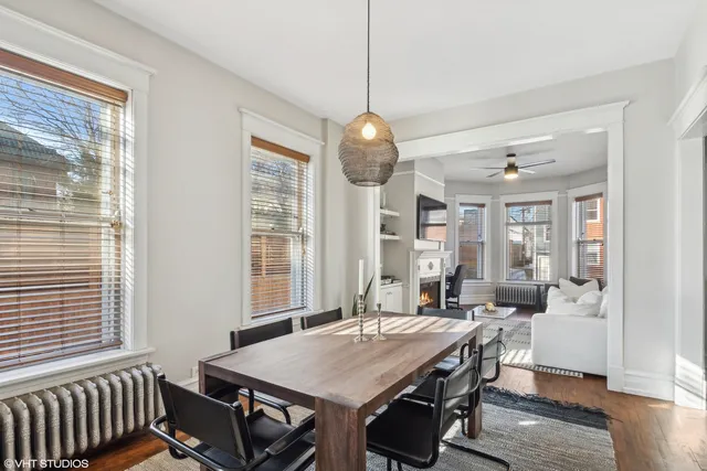 $365,000 | 1443 West Waveland Avenue, Unit 1, Chicago, IL 60613