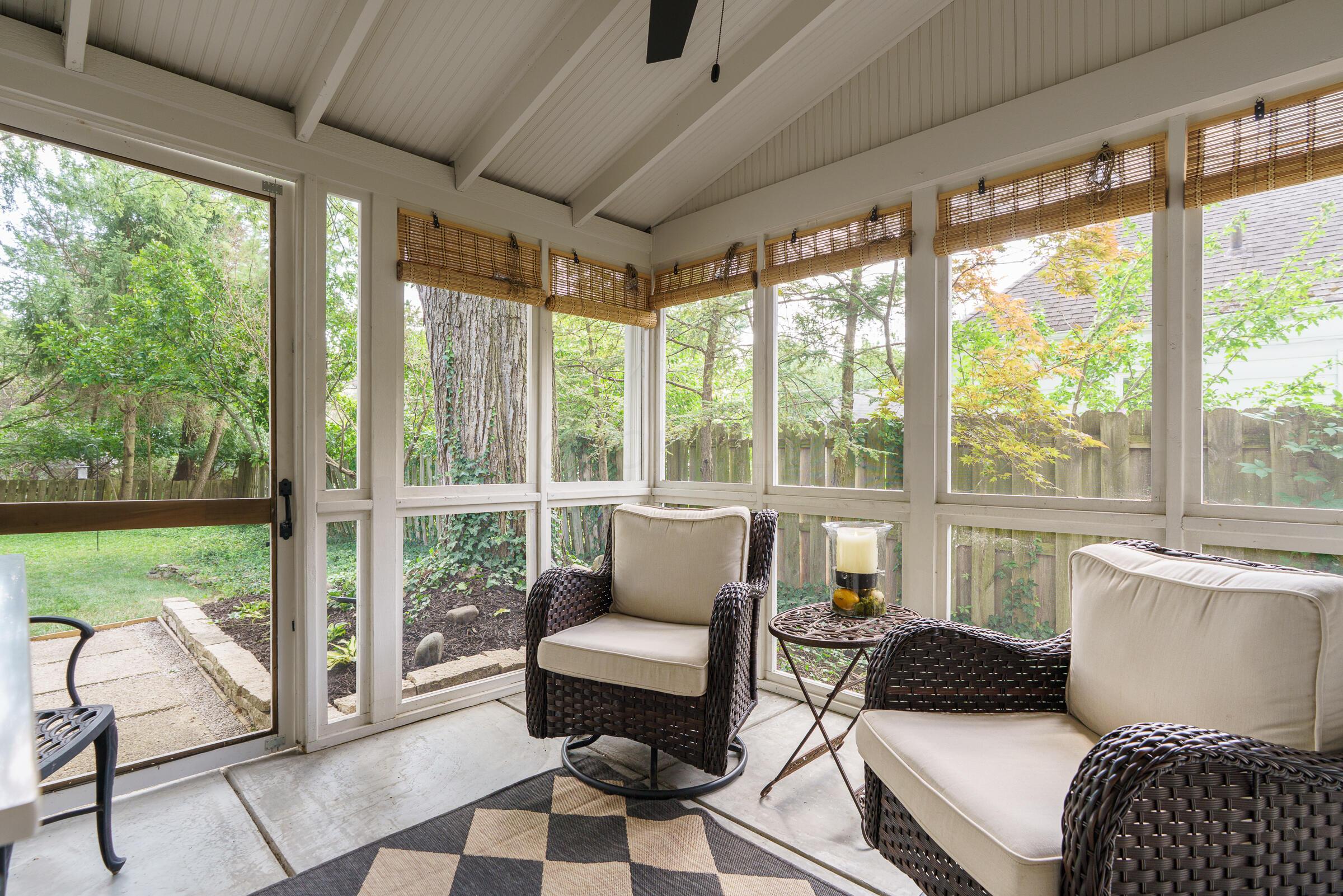 421 Richards Road Columbus, OH 43214 - Photo 5 of 38 Screened in porch