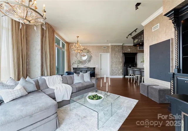 $2,750,000 | 215 North Pine Street, Unit 4301/4302, Charlotte, NC 28202