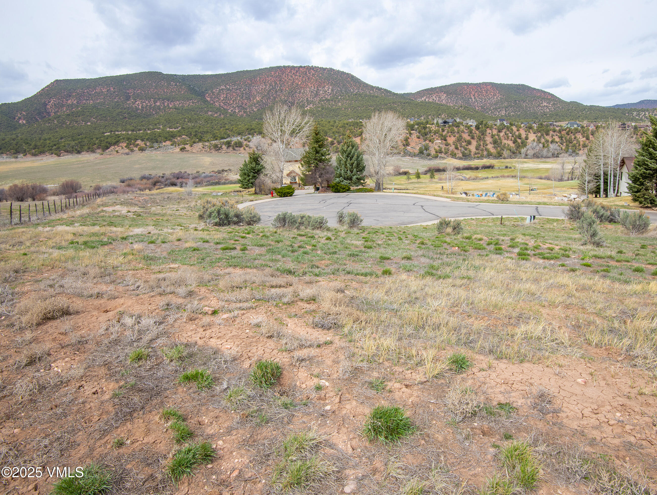 405 Red Fox Gypsum, CO 81637 - Photo 5 of 12 a view of lake with mountain