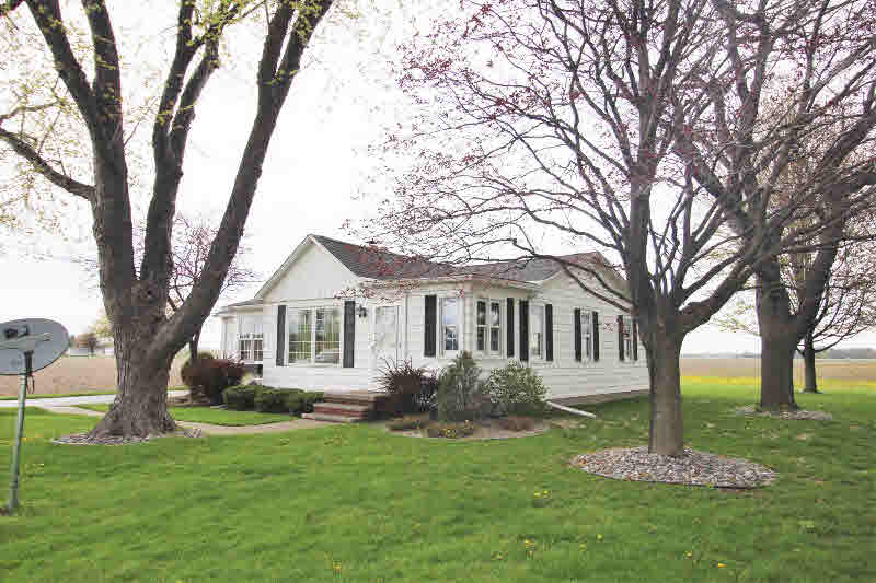 6597 3 Mile Road Bay City, MI 48706 - Photo 2 of 16