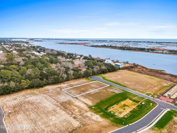 $895,000 | 100 North Glimmering Glass Lane, Hampstead, NC 28443