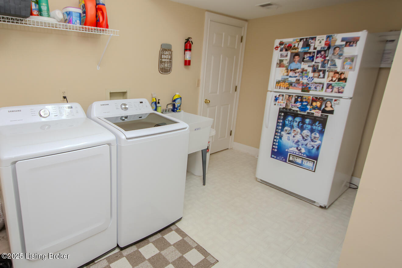 1102 Lodge Hill Road Louisville, KY 40223 - Photo 20 of 71 LodgeHill-57