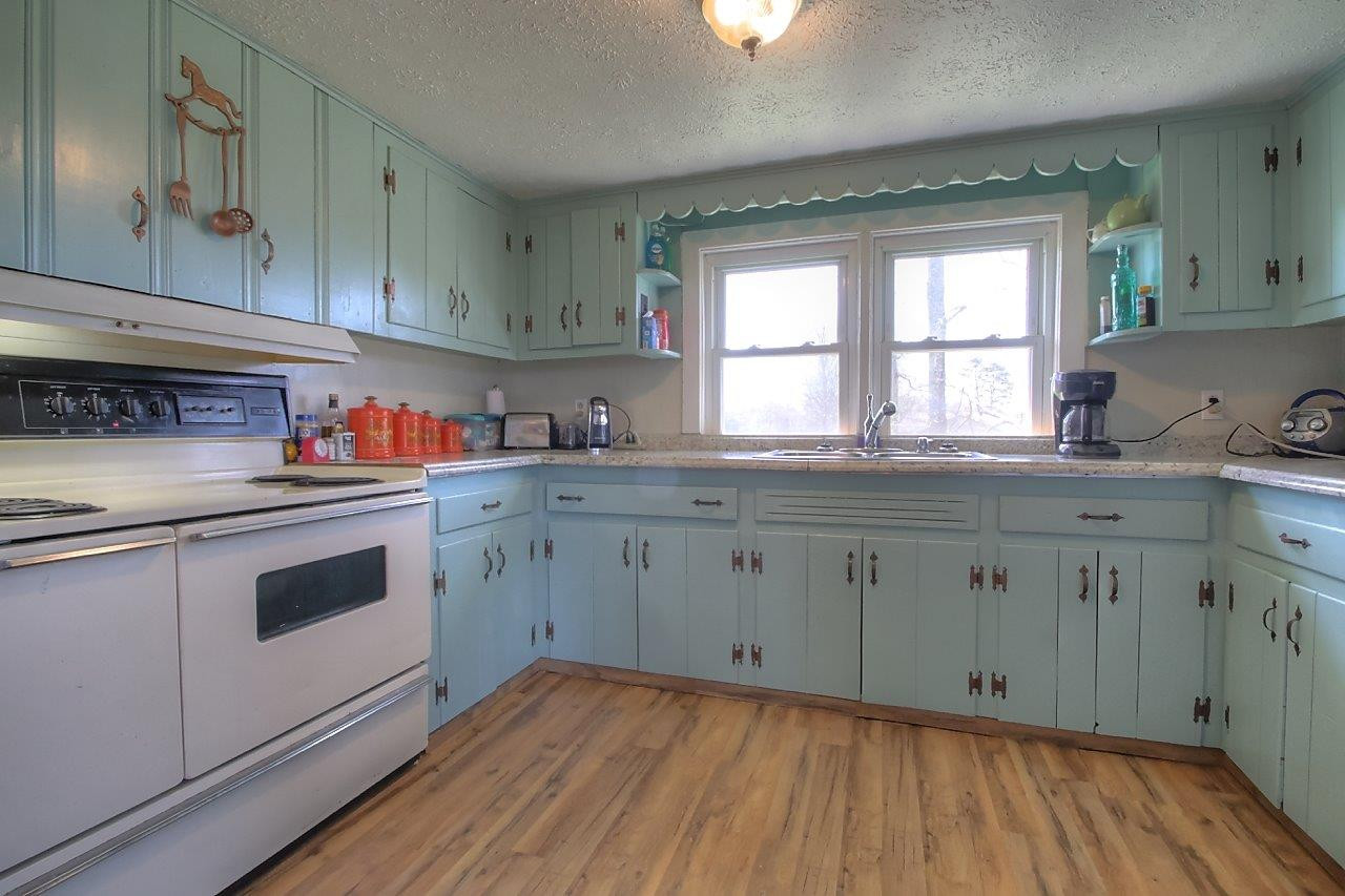 1831 Hawk Creek Road London, KY 40741 - Photo 5 of 22 Photo 5