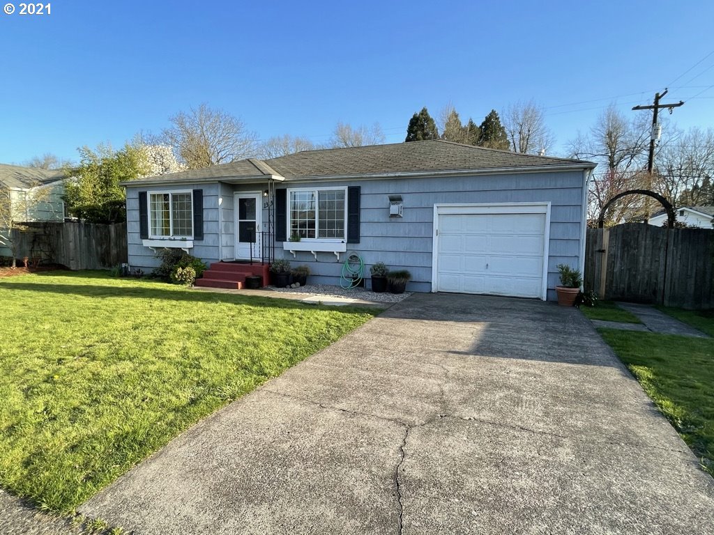 1313 Modoc Street Springfield, OR 97477 - Photo 2 of 31