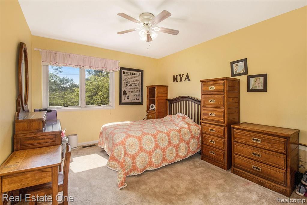 20877 Gill Road Farmington Hills, MI 48335 - Photo 24 of 32