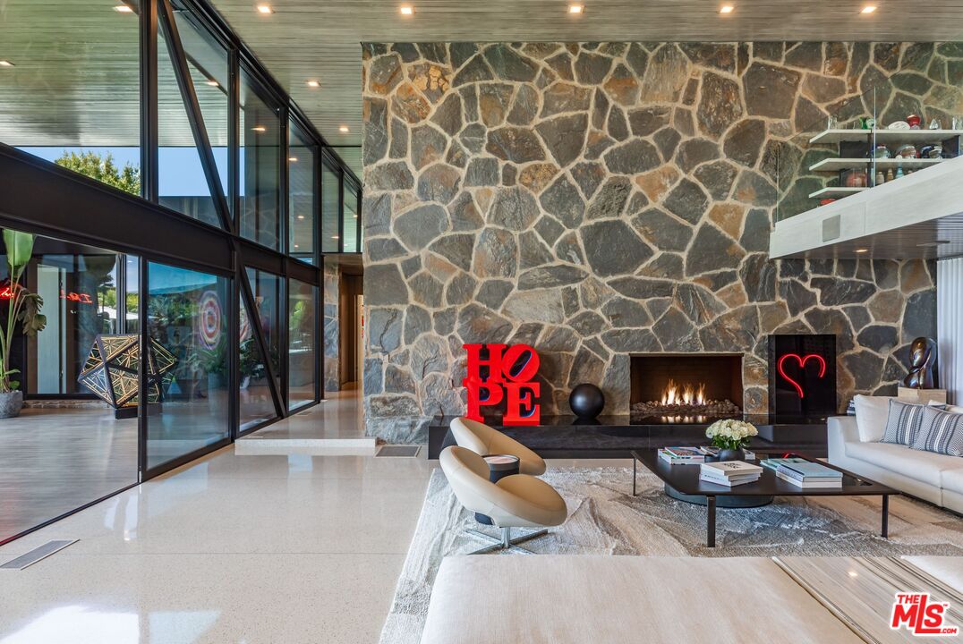 630 Clinton Place Beverly Hills, CA 90210 - Photo 8 of 39