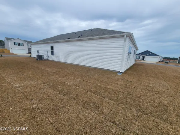 $2,450 | 2214 Emerald Avenue, Castle Hayne, NC 28429