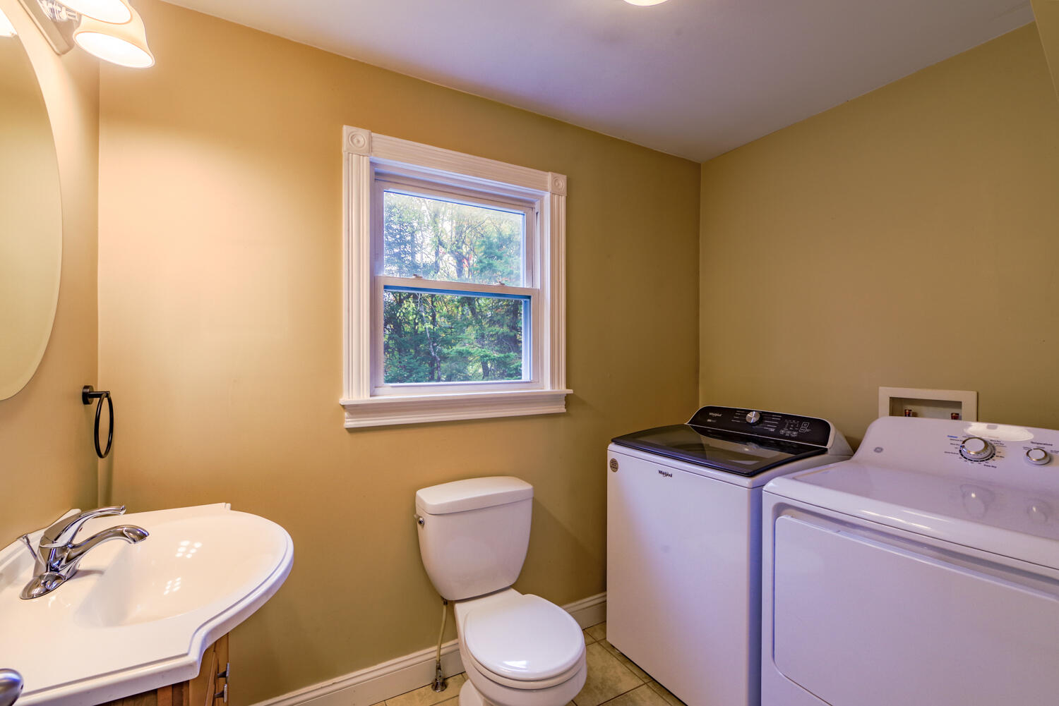 592 Main Street Orono, ME 04473 - Photo 12 of 28 592 Main Rd Eddington 14-(ZF-4685-56285-