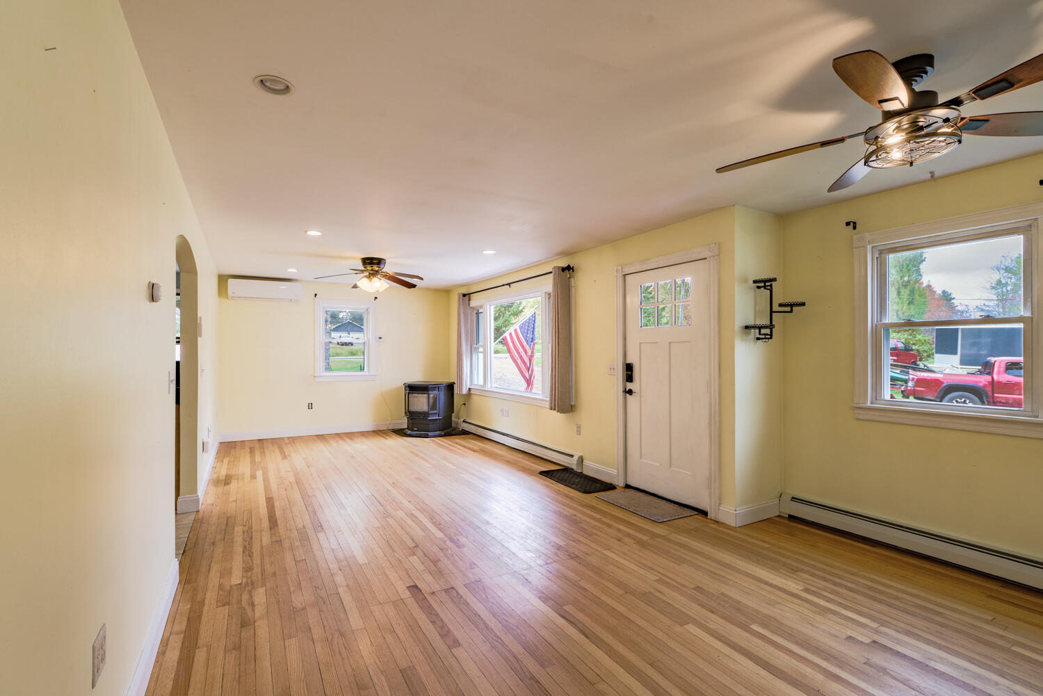 592 Main Street Orono, ME 04473 - Photo 9 of 28 592 Main Rd Eddington 07-(ZF-4685-56285-