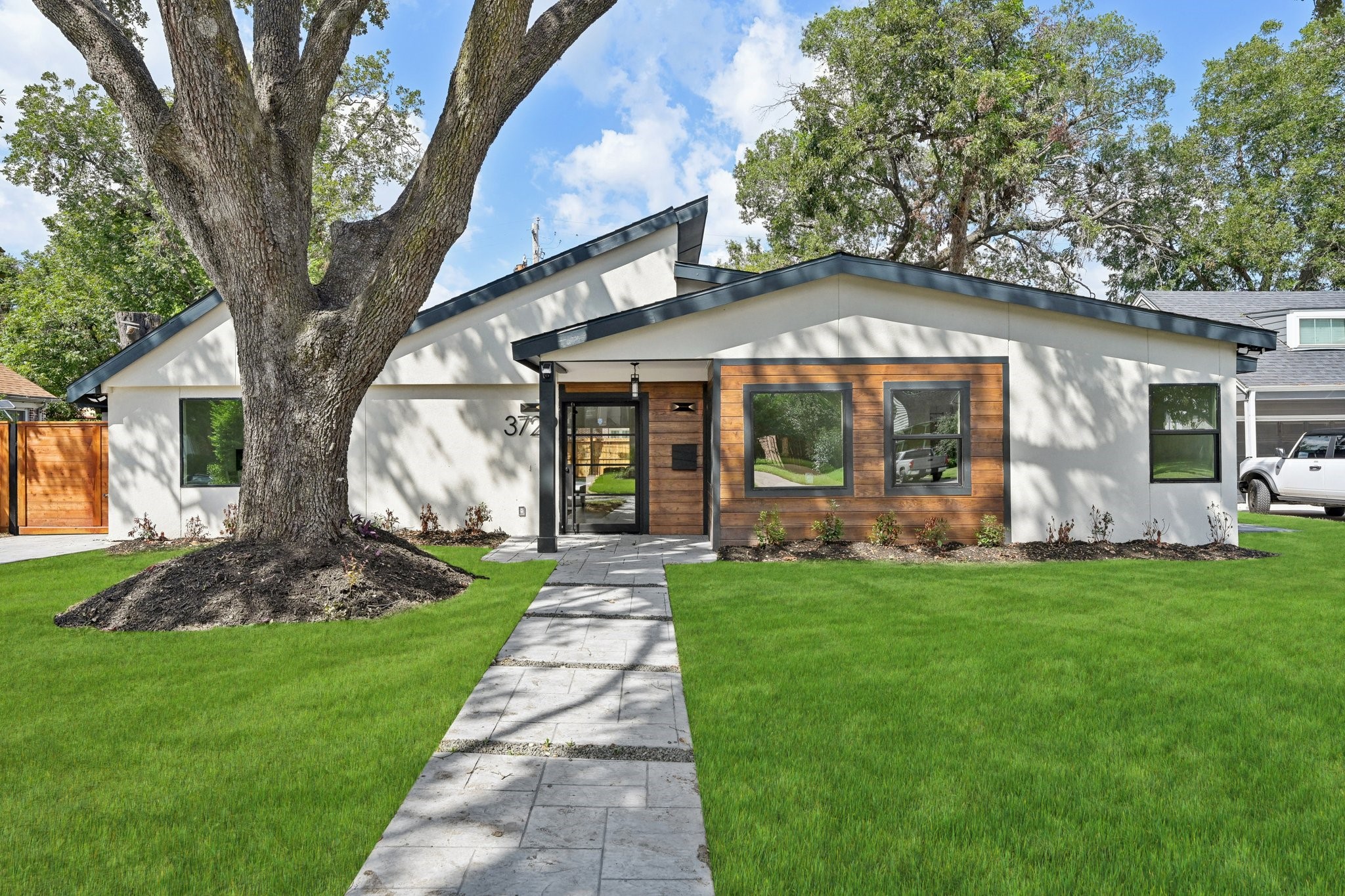 3729 Rio Vista Street Houston, TX 77021 - Photo 1 of 40