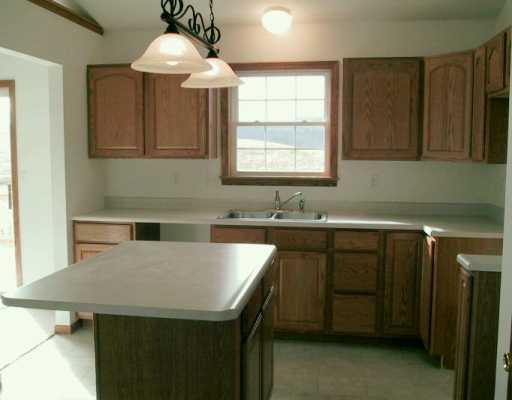 460 Holyoke Road Butler, PA 16001 - Photo 3 of 8 Kitchen.