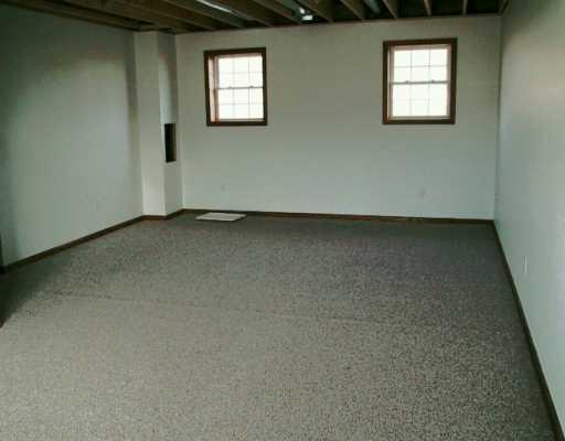 460 Holyoke Road Butler, PA 16001 - Photo 7 of 8 Den/Family/Great Room.