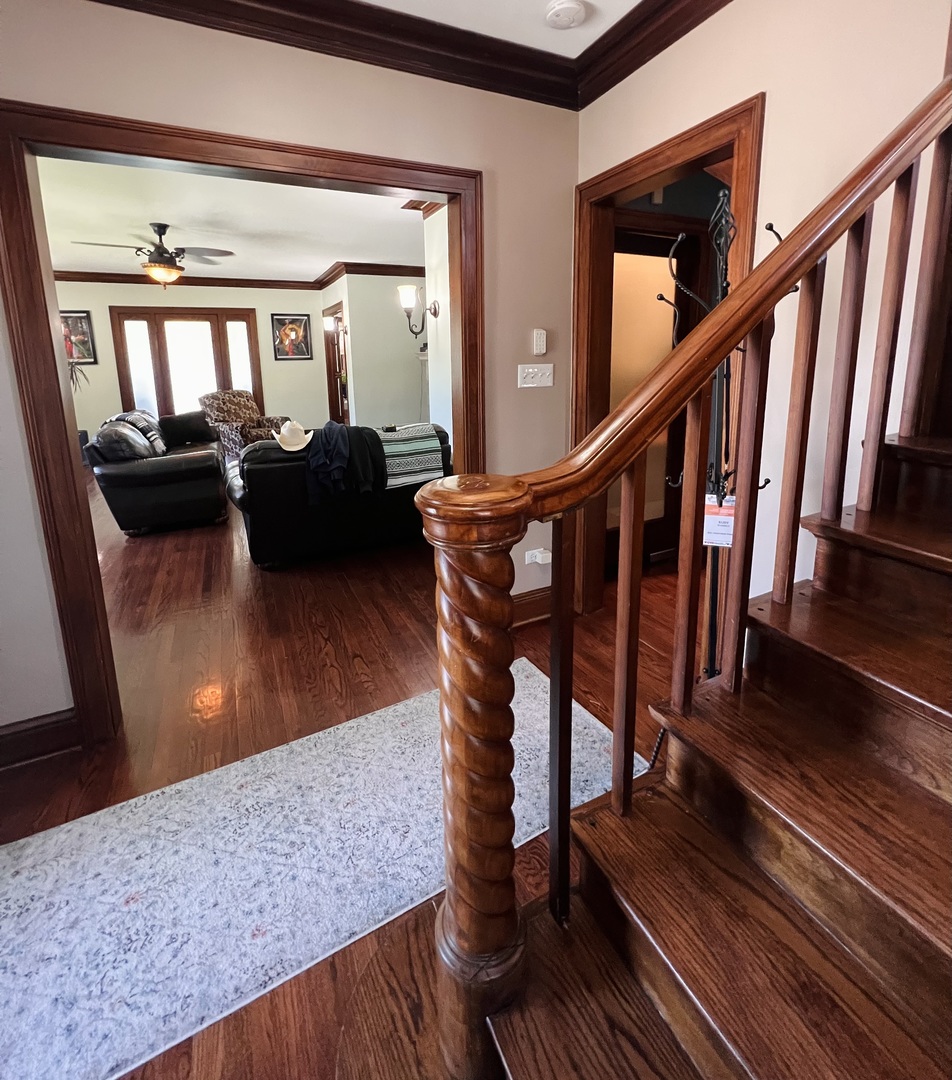 6849 Riverside Drive Berwyn, IL 60402 - Photo 14 of 33 a view of a living room and wooden floor