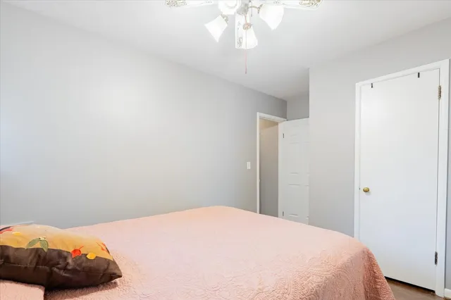 $185,900 | 27 University Court, Normal, IL 61761