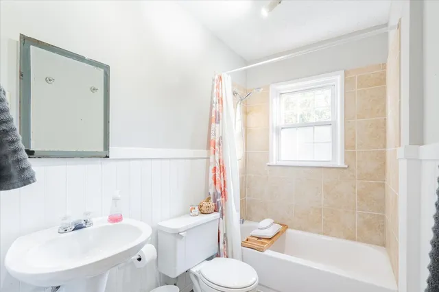 $185,900 | 27 University Court, Normal, IL 61761