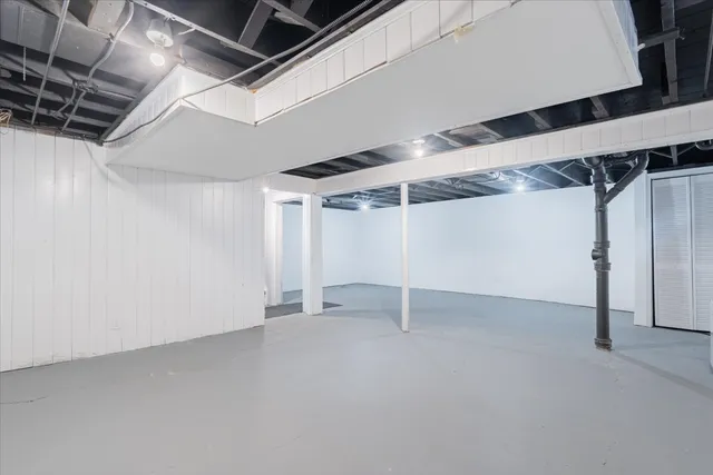 $185,900 | 27 University Court, Normal, IL 61761