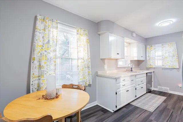 $185,900 | 27 University Court, Normal, IL 61761