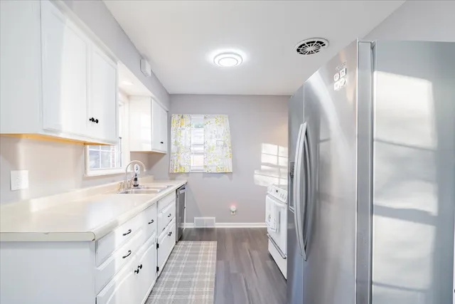 $185,900 | 27 University Court, Normal, IL 61761