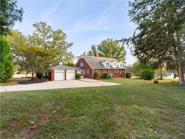 $445,000 | 1429 East Calhoun Street, Anderson, SC 29621
