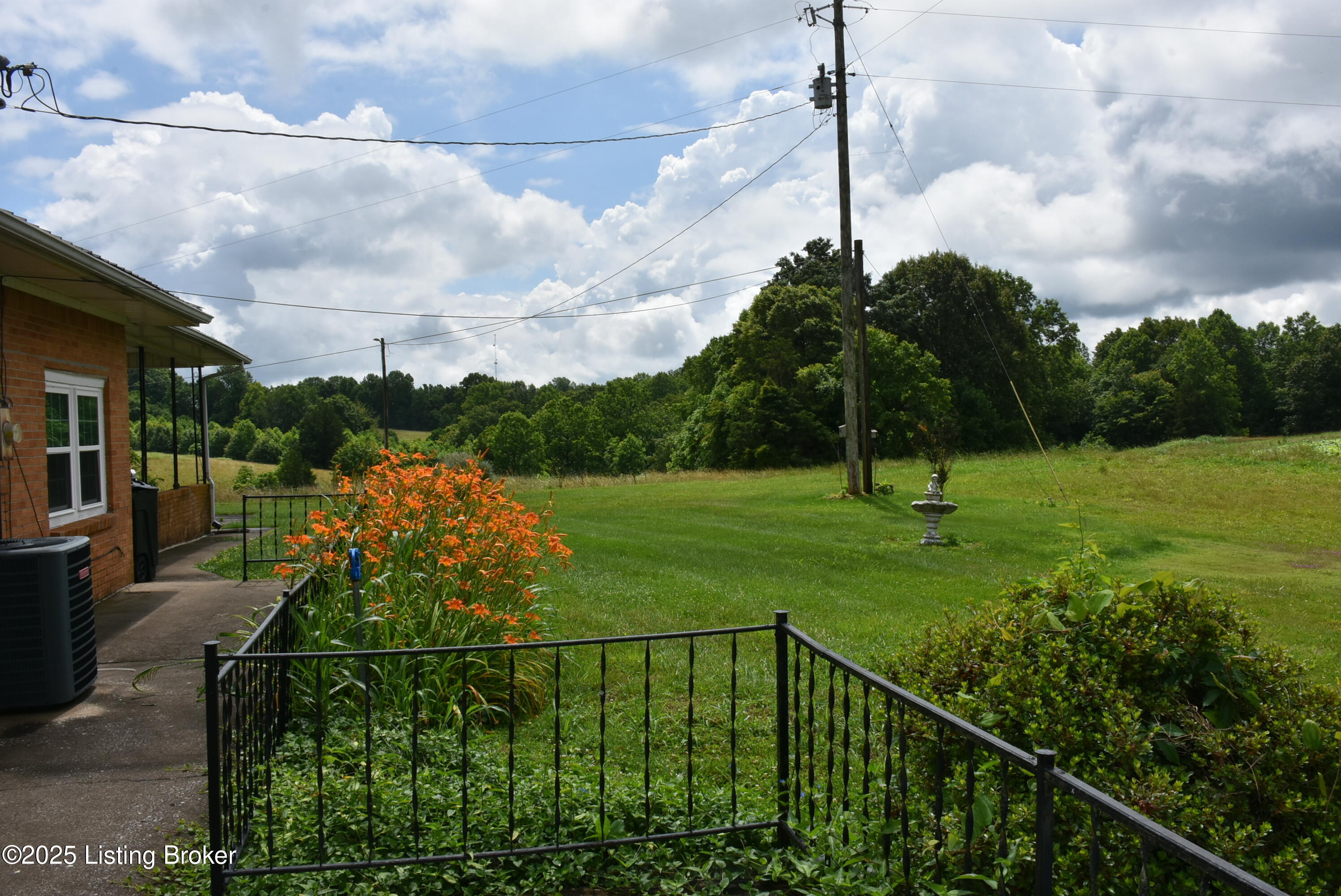 2805 Columbia Road Edmonton, KY 42129 - Photo 7 of 57 DSC_9239