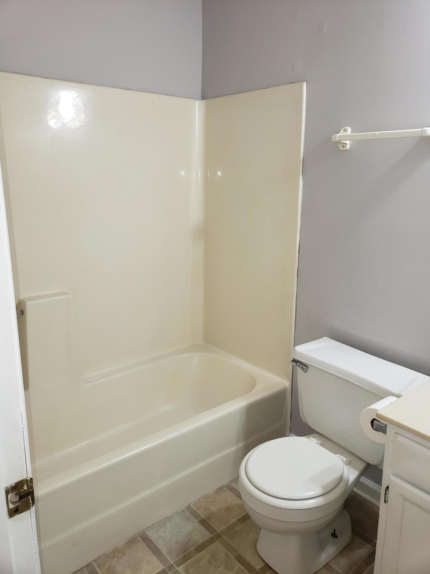514 Laurel Ridge Road North Charleston, SC 29418 - Photo 14 of 20 Hall Bathroom