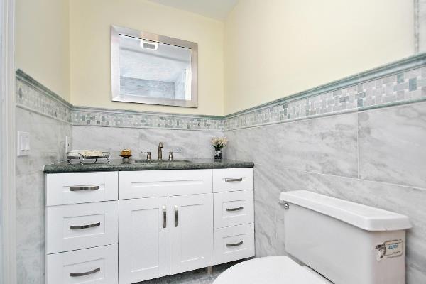 2901 Cormorant Road Delray Beach, FL 33444 - Photo 17 of 26 Master Bathroom