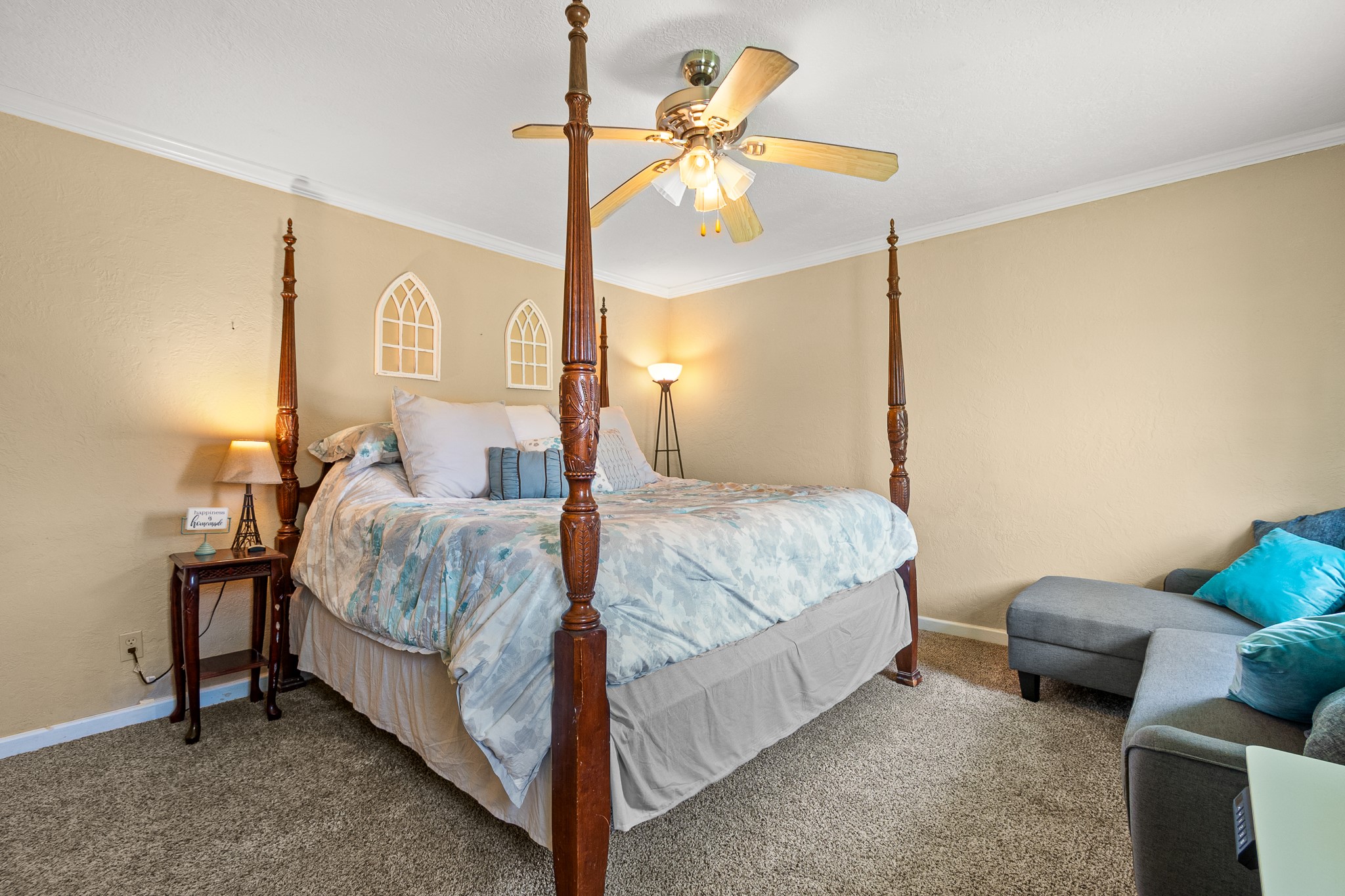 20 Clearview Point Blank, TX 77364 - Photo 25 of 44 a bedroom with bed and ceiling fan