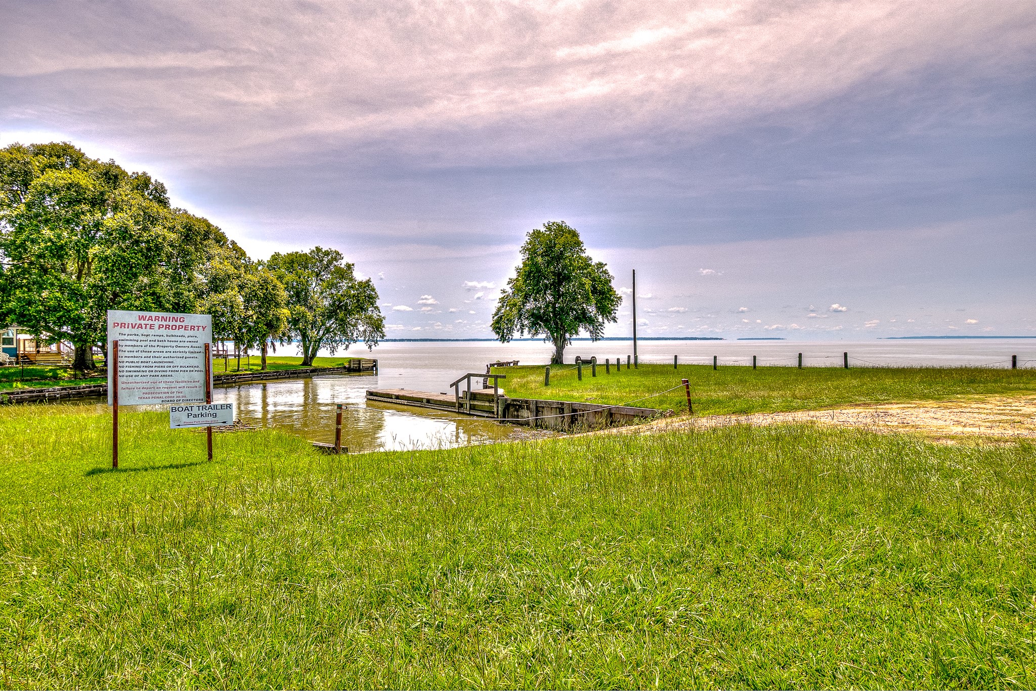 20 Clearview Point Blank, TX 77364 - Photo 32 of 44 a view of a house with swimming pool and a yard