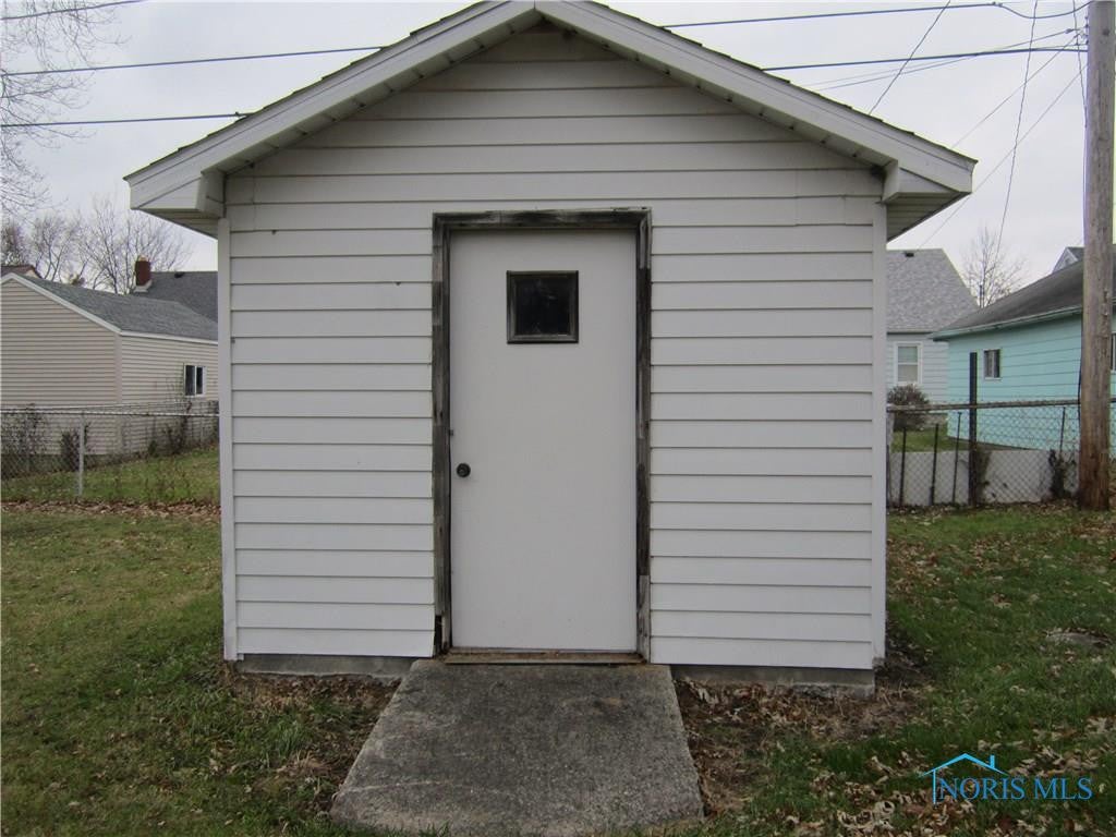 2525 Cawdor Road Oregon, OH 43616 - Photo 3 of 5 Gallery Image 3