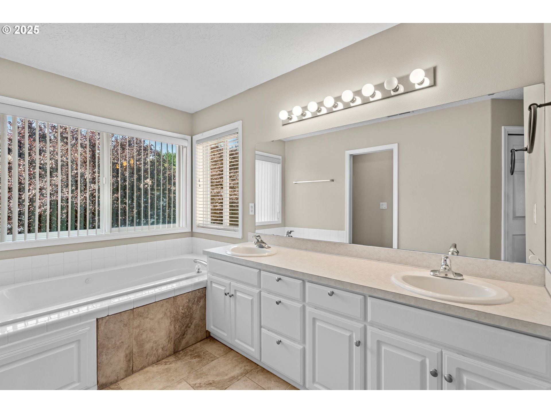 14039 Southeast 119th Drive Clackamas, OR 97015 - Photo 11 of 32