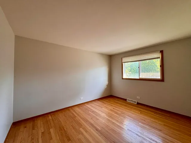 $201,000 | 15542 South Park Avenue, South Holland, IL 60473