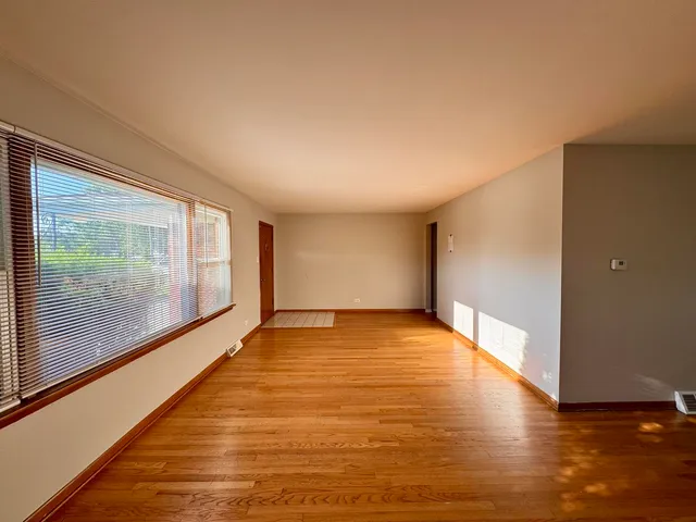 $201,000 | 15542 South Park Avenue, South Holland, IL 60473