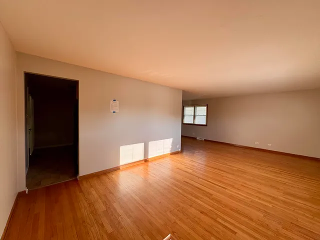 $201,000 | 15542 South Park Avenue, South Holland, IL 60473