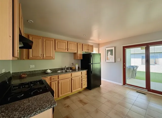 $201,000 | 15542 South Park Avenue, South Holland, IL 60473