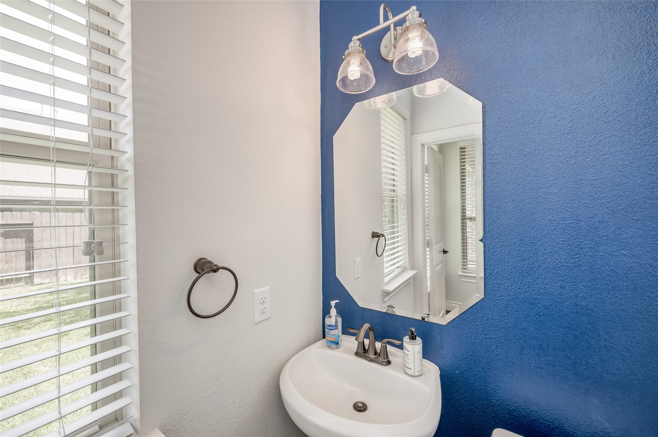 19006 Panther Peak Spring, TX 77388 - Photo 27 of 48 Half Bath