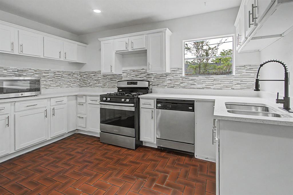 122 West 11th Street Irving, TX 75060 - Photo 7 of 29