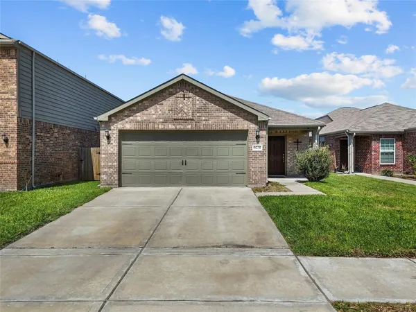 $245,000 | 6231 El Turquesa Drive, Houston, TX 77048