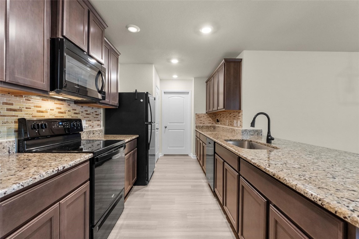 6231 El Turquesa Drive Houston, TX 77048 - Photo 6 of 32