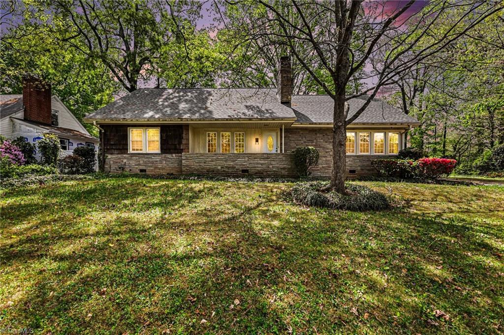 711 Quaker Lane High Point, NC 27262 - Photo 1 of 33